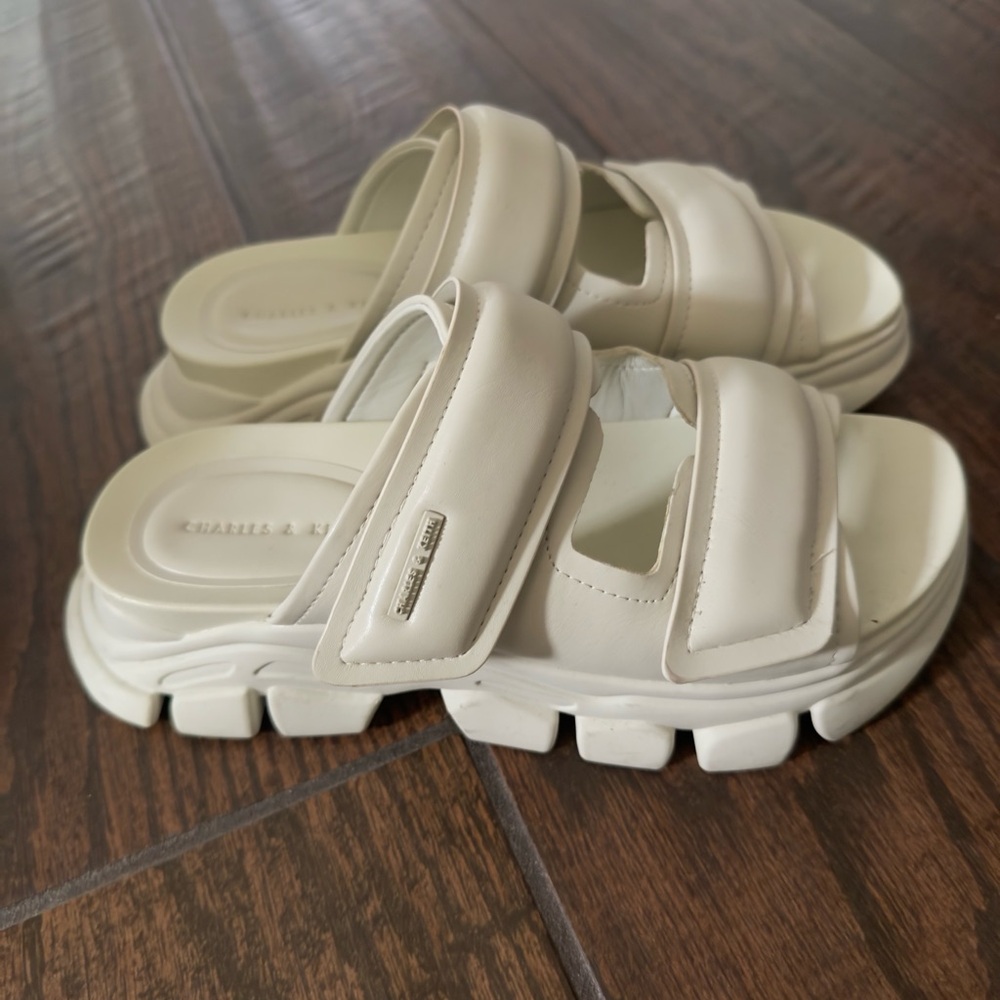 Charles & Keith Chunky Platform Cream Sandals Women’s Size 6